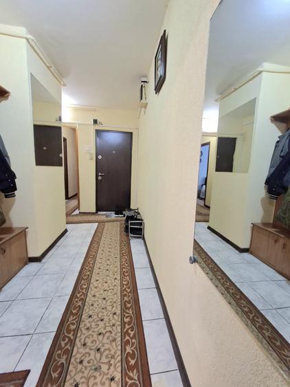 Apartament cu 4 camere semidecomandat în Codlea