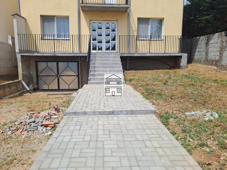 Casă individuală cu 5 camere cu Canalizare în Oncea