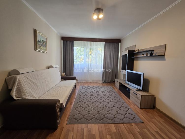 Apartament cu 3 camere decomandat, mobilat în P-ța Mihai Viteazu