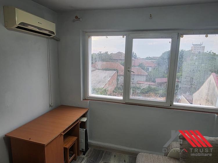 Complexul Studentesc - Garsoniera  17 mp - 200 euro - 12