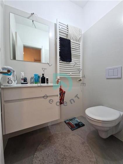 Apartament cu 3 camere decomandat în Tractorul