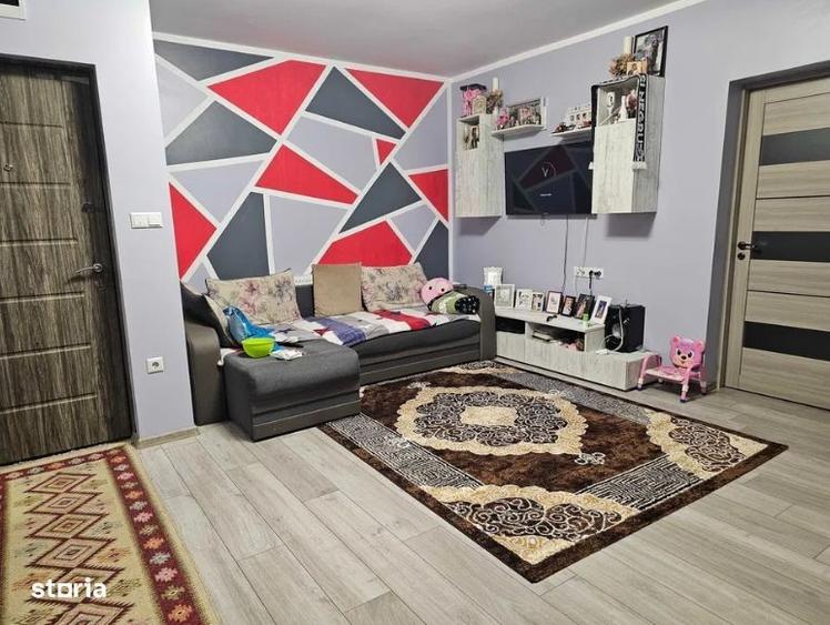 Apartament cu 3 camere semidecomandat în Central