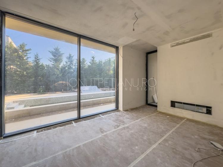 Casă individuală cu 7 camere cu Piscina în Iancu Nicolae