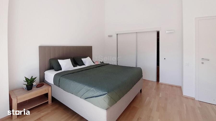 Casă cu 8 camere cu Teren 522 Mp în Schei