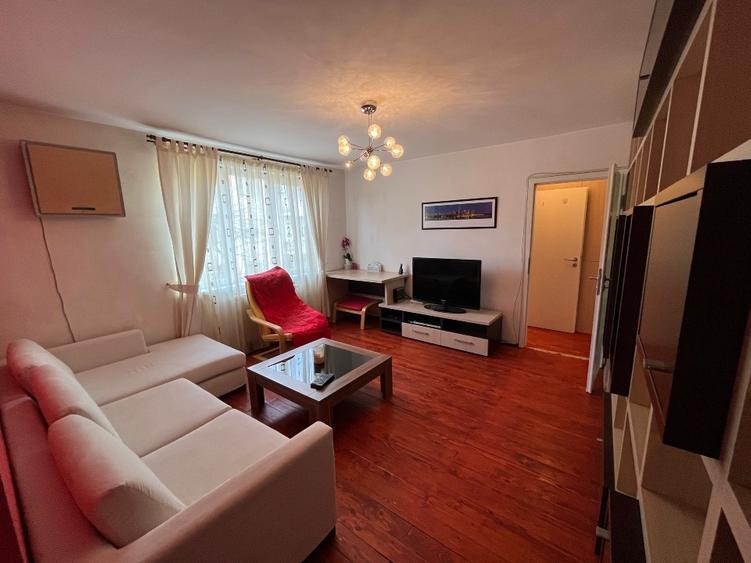 Apartament cu 2 camere semidecomandat, mobilat în Ultracentral