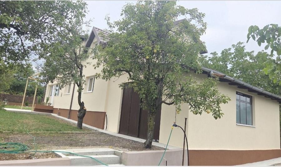 Casă cu 4 camere în Smeura