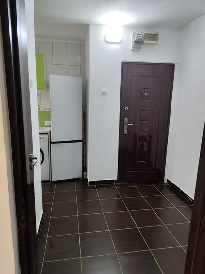 Apartament cu 2 camere semidecomandat în Micro 19