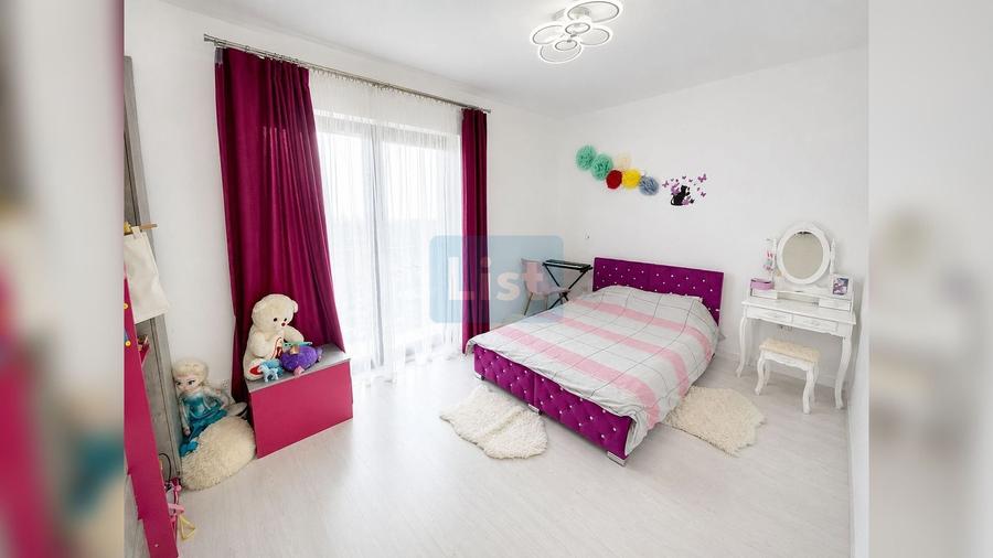 Casă cu 4 camere cu Teren 1000 Mp în Florești