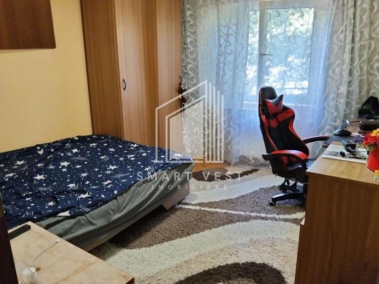 Apartament cu 3 camere semidecomandat, mobilat în Micro 16