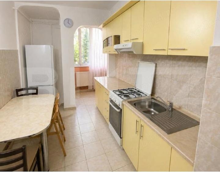 Apartament cu 2 camere decomandat în Gruia