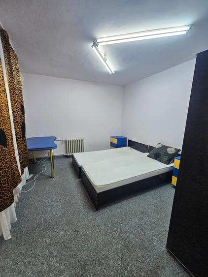 Apartament cu 5 camere decomandat în Fabric