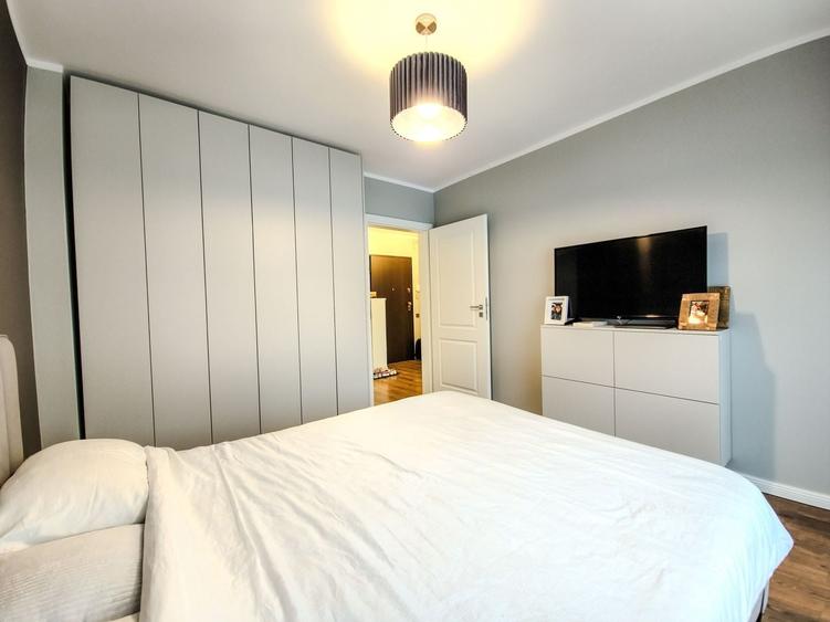 Apartament cu 3 camere semidecomandat, mobilat în Europa