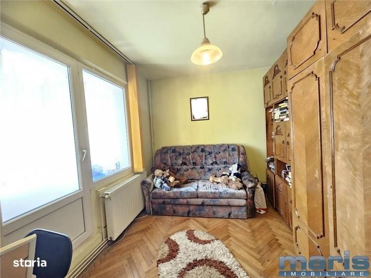 Apartament cu 3 camere decomandat, mobilat în Tudor