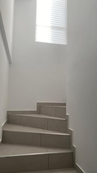 Duplex cu 4 camere cu Canalizare în Nord-Est