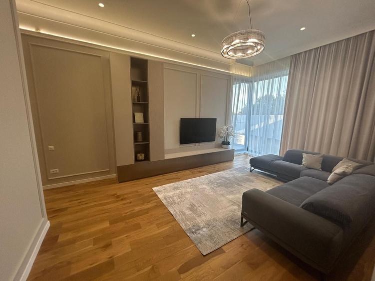 Apartament cu 4 camere decomandat în Cotroceni