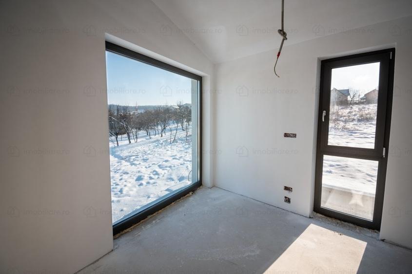 Duplex cu 6 camere cu Garaj în Europa