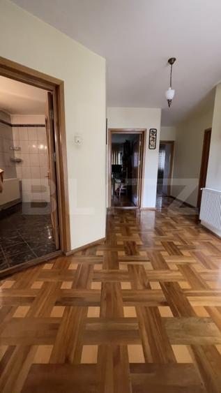 Casă individuală cu 6 camere cu Canalizare în Craiovei