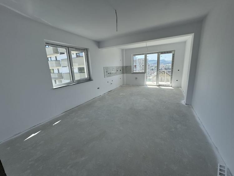 Apartament cu 3 camere decomandat în Cetății