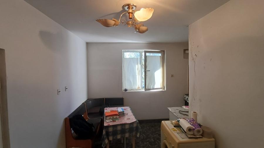 Apartament cu 3 camere semidecomandat în Antiaeriană