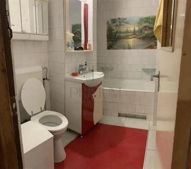 Apartament cu 3 camere decomandat, mobilat în Dâmbovița