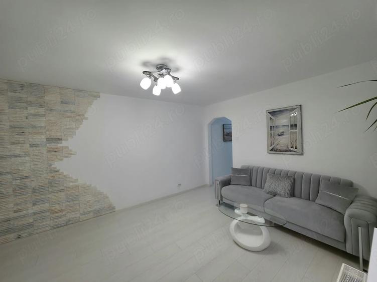 Apartament cu 3 camere semidecomandat în Gorjului