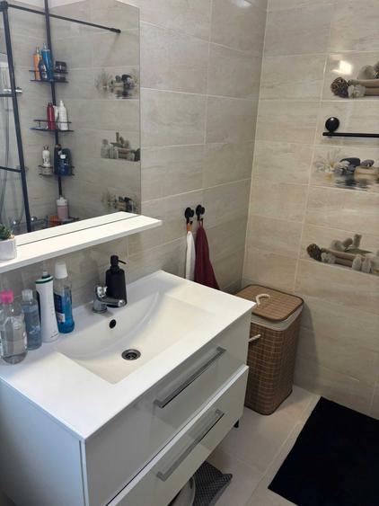 Apartament cu 3 camere decomandat în Valea Lupului