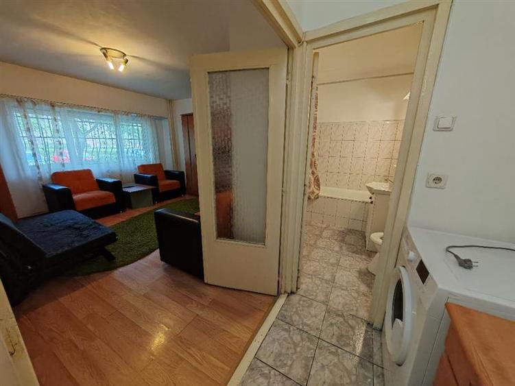 Garsonieră decomandată, mobilată în Răcădău