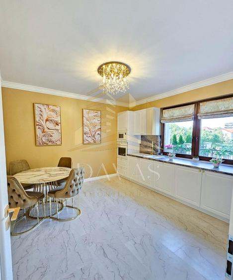 Casă individuală cu 5 camere cu Piscina în Borhanci