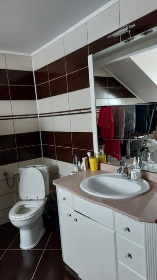 Casă individuală cu 5 camere cu Canalizare în Cornu de Sus (Cornu)