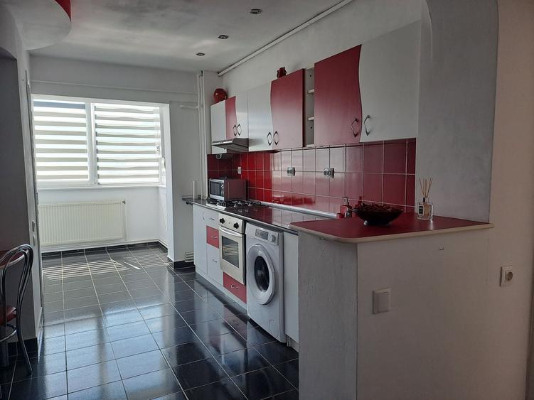 Apartament cu 2 camere decomandat în Calea București