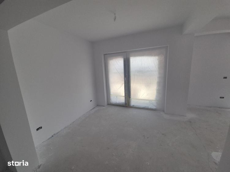 Casă cu 4 camere în Valea Lupului