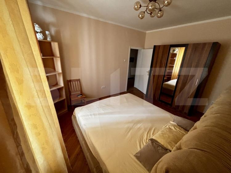 Apartament cu 4 camere decomandat în Central