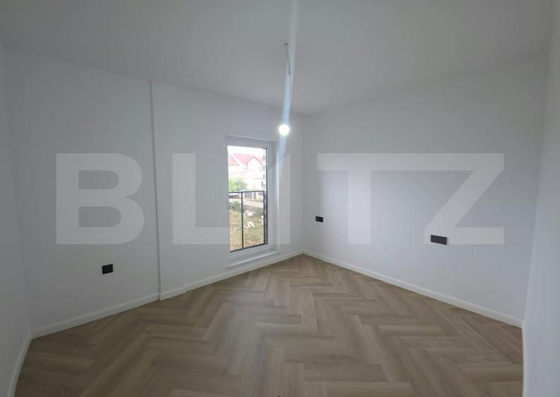 Duplex cu 4 camere cu Canalizare în Industrială