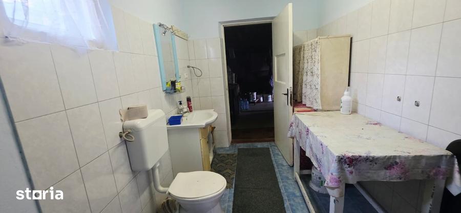 Casă cu 4 camere cu Teren 1370 Mp în Prăjești