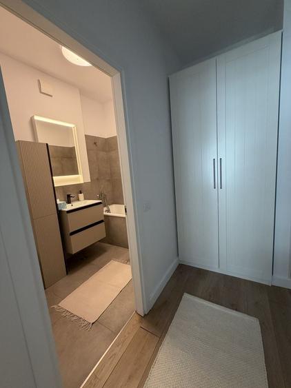 Apartament cu 3 camere semidecomandat în Exterior Vest