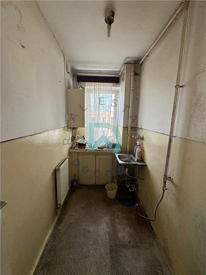 Apartament cu 2 camere semidecomandat în Florilor