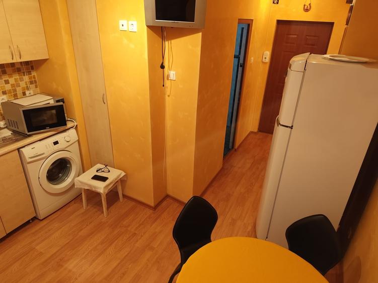 Garsonieră decomandată în Micro 17