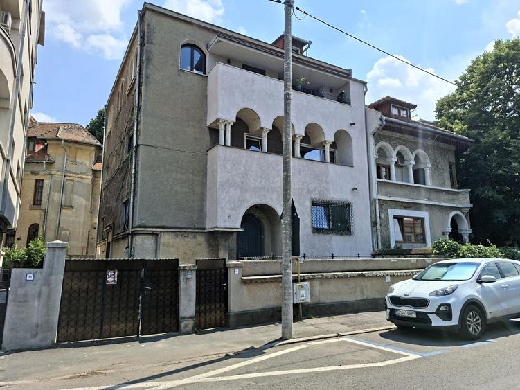 Apartament cu 2 camere decomandat în Cotroceni