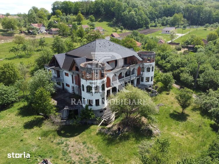 Casă cu Teren 5794 Mp în Aușeu