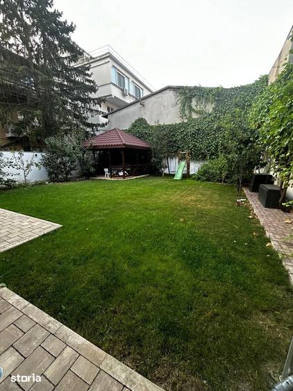 Casă cu 6 camere cu Teren 469 Mp în Băneasa
