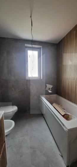 Apartament cu 3 camere semidecomandat în Mehala