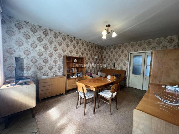 Apartament cu 2 camere, decomandat