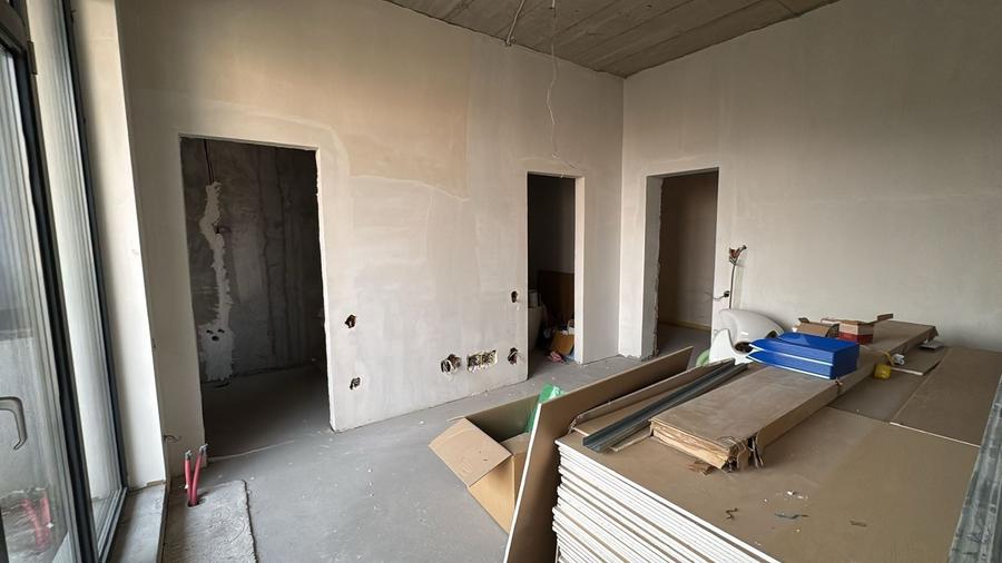 Apartament cu 4 camere decomandat în Grozăvești