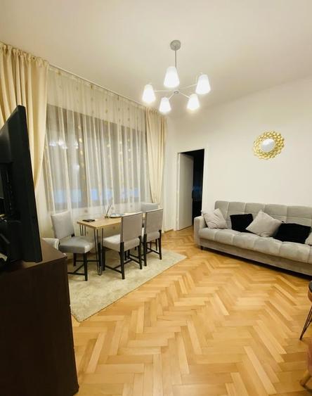 Apartament cu 2 camere semidecomandat, mobilat în Calea Victoriei
