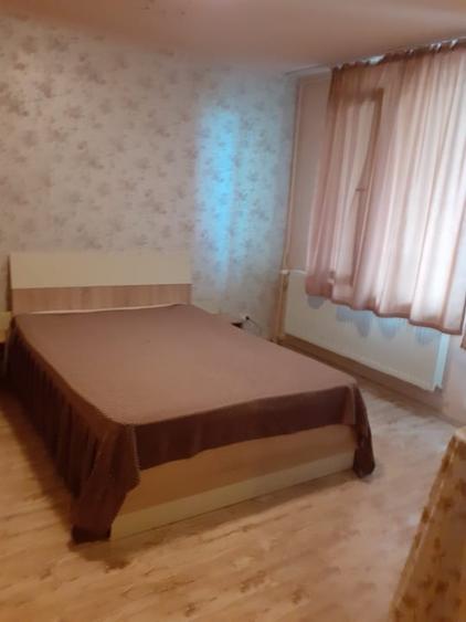 Apartament cu 4 camere decomandat în Berceni