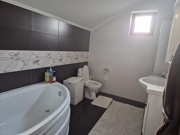 Casă cu 3 camere în Central