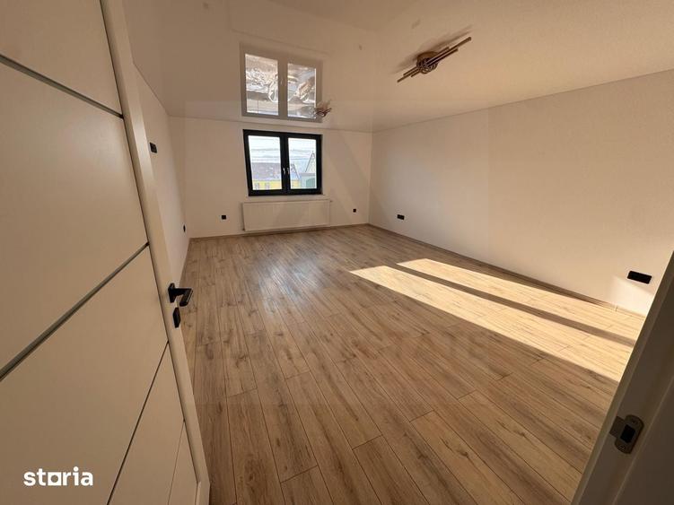 Casă cu 5 camere cu Teren 200 Mp în Șeica Mică