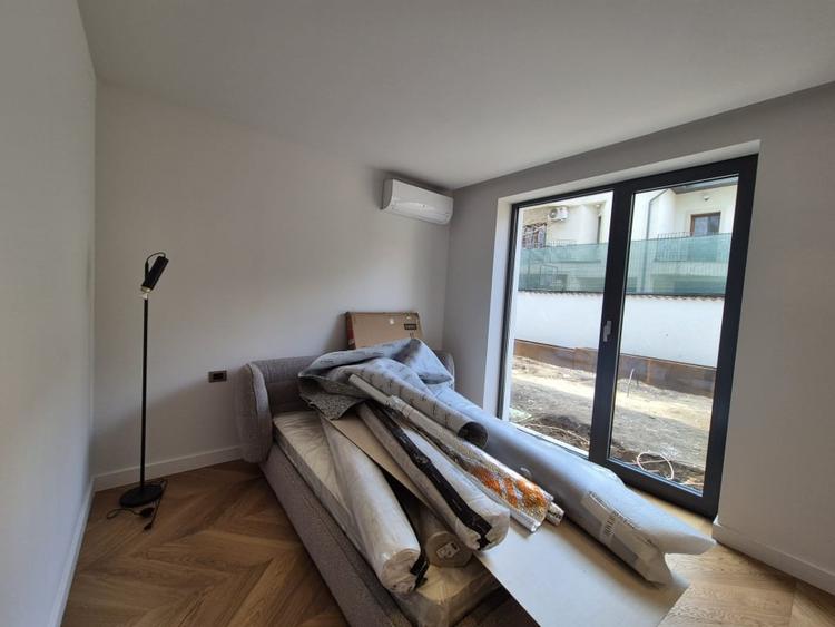 Apartament cu 4 camere decomandat, mobilat în Voluntari