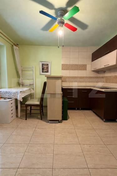 Apartament cu 3 camere decomandat, mobilat în Sângeorgiu de Mureș