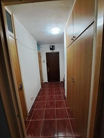 Garsonieră decomandată în Brâncoveanu